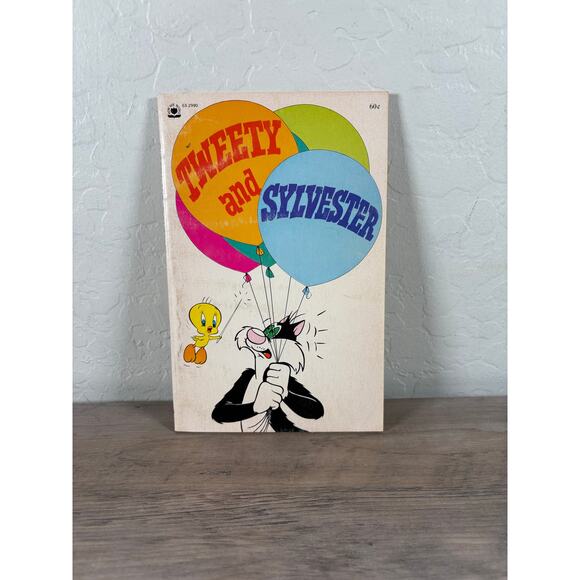 Tweety and Sylvester 1971 Looney Tunes Comic Strip EUC - Picture 1 of 2